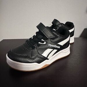 Reebok shoes toddler size 8c.  NWT